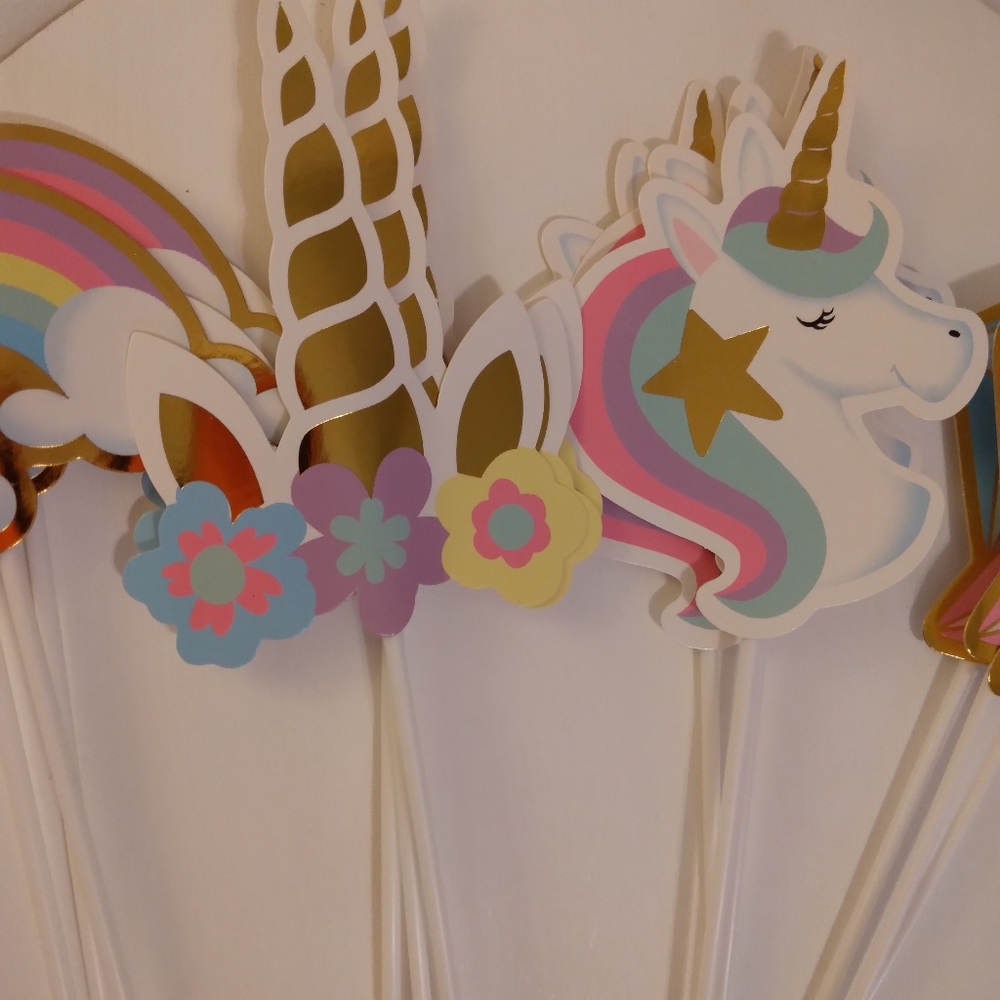 Unicorn Cake toppers 4 ct